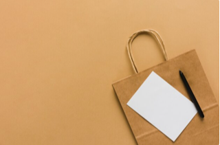 Que peut-on personnaliser dans un sac en papier kraft ?