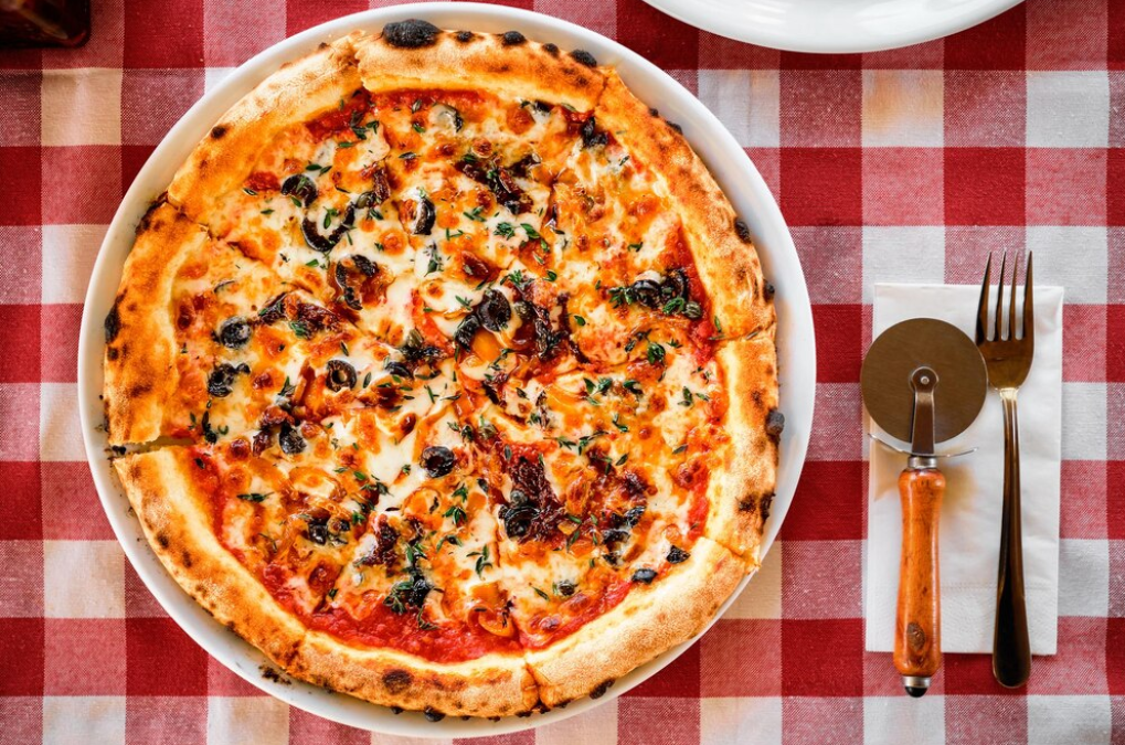 Liste de matériel pour pizzeria : Emballages essentiels pour la vente à emporter