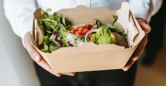 Les avantages d’utiliser une boîte repas pour la vente à emporter