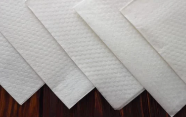 Serviettes en papier personnalisées : un outil de marketing discret mais efficace pour les entreprises