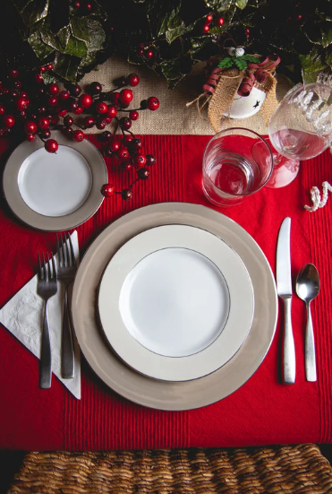 Serviettes en Papier : L’Accessoire Indispensable pour les Fêtes de Fin d’Année