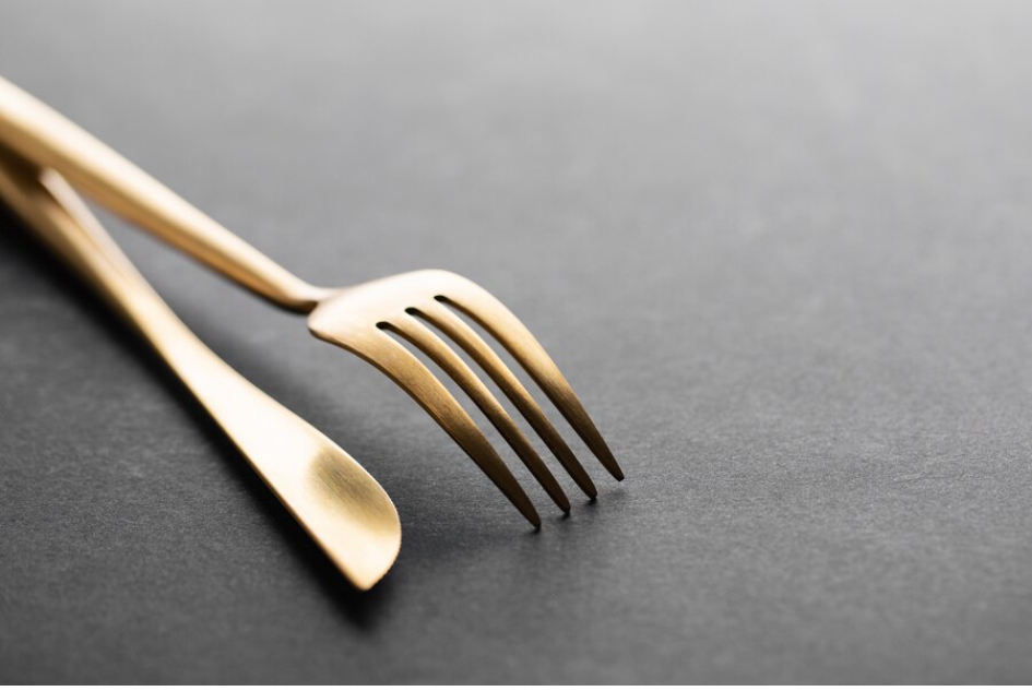 Couverts jetables écologiques VS réutilisables : quel impact sur l'environnement ?