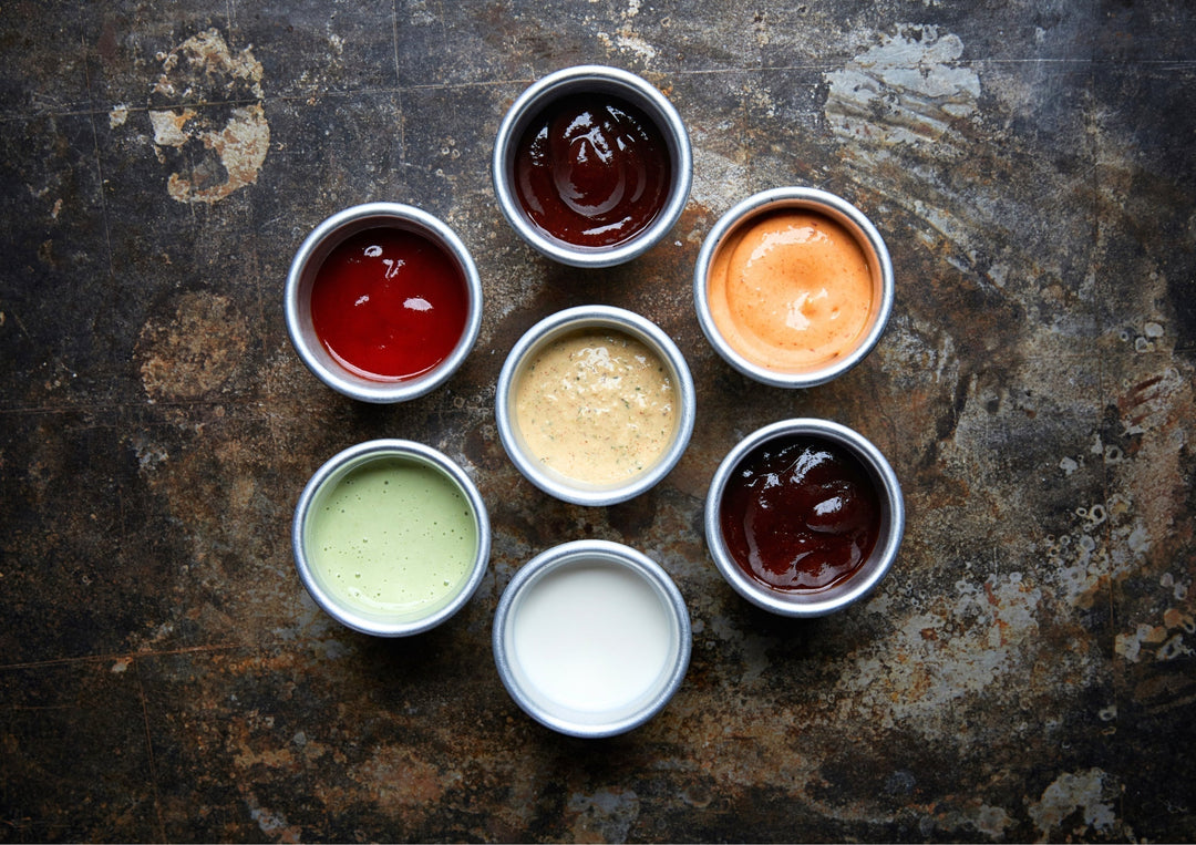 Tout savoir sur les pots à sauce jetables : herméticité, réutilisabilité, recyclabilité