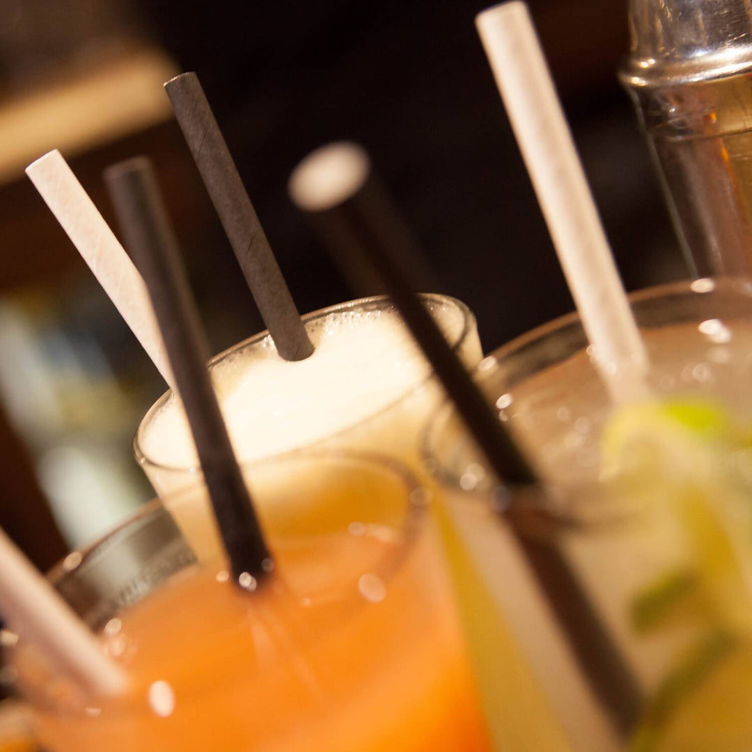 24 boites de 140 pailles Longdrink en papier blanc = 3.360 pièces| 8 mm x 195 mm| Fabriquées en Autriche