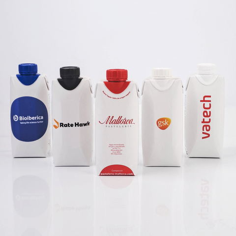 Brique d'eau en carton personnalisée 33 cl - plusieurs modèles