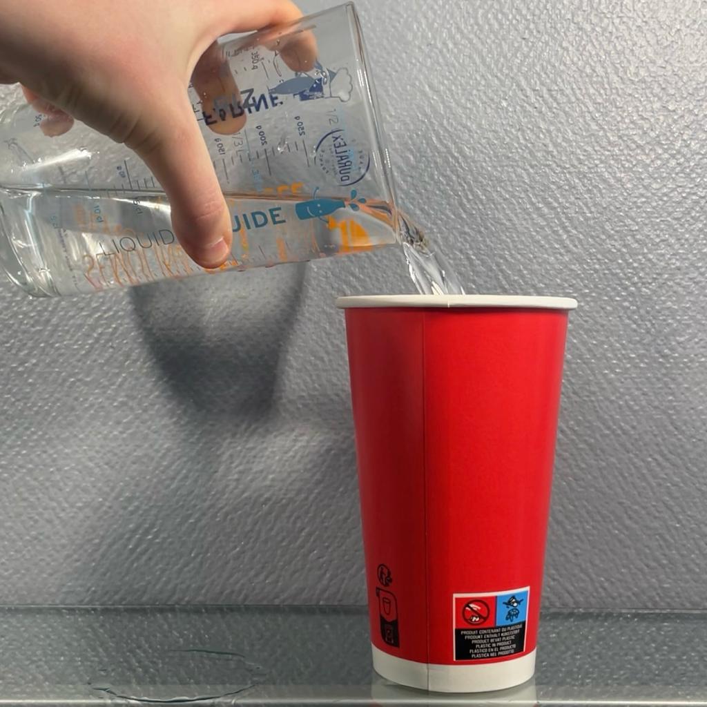 Gobelets carton rouges 50 cl / 16 oz boissons froides - 12 + 260 + 15 g/m²