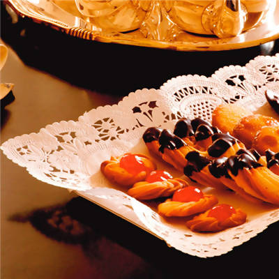 DENTELLES RECTANGULAIRES 53 G/M2 40x30 CM BLANC PAPIER (250 UNITÉ)