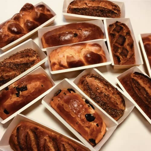 MOULE A GATEAUX, BRIOCHES